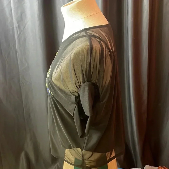 Floral‎ Mesh Tee - Picture 6 of 6